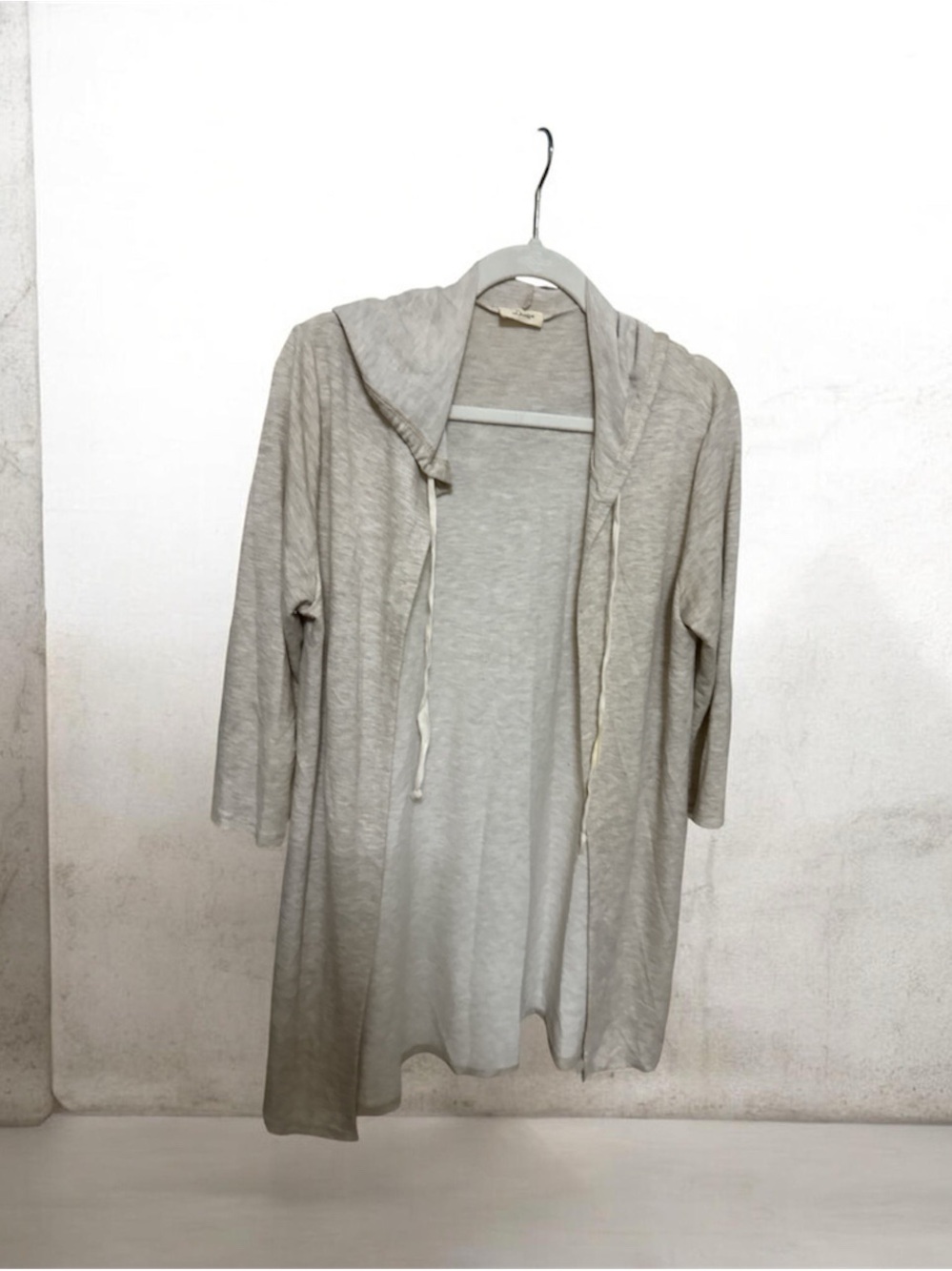 Three-quarter sleeve hooded cardigan